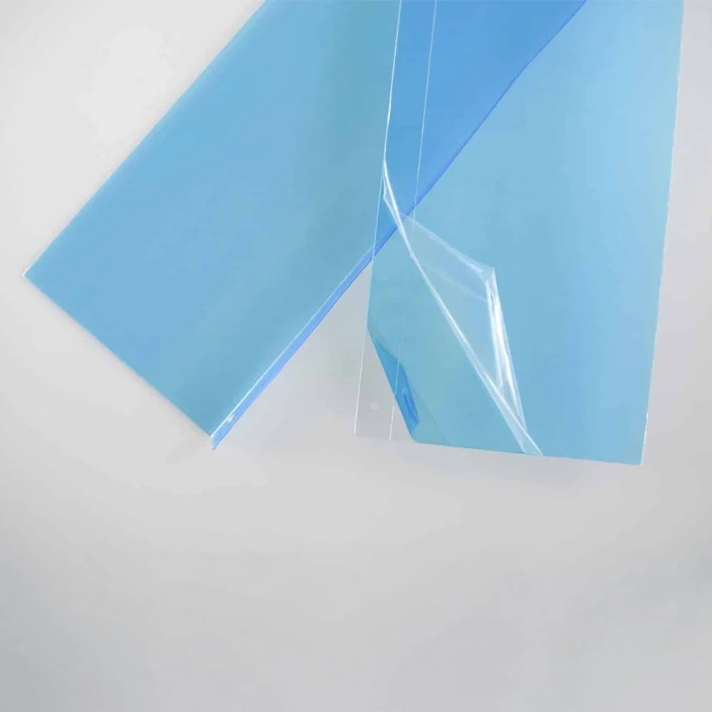 Odstránenie ochrannej modrej fólie z Linera